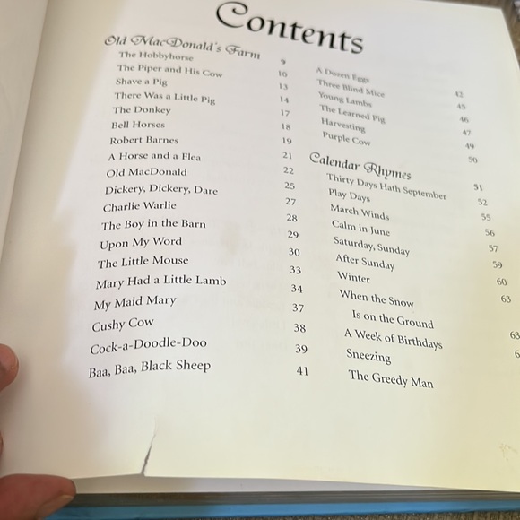 Mother Goose Nursery Rhyme Treasury Book - Picture 5 of 6